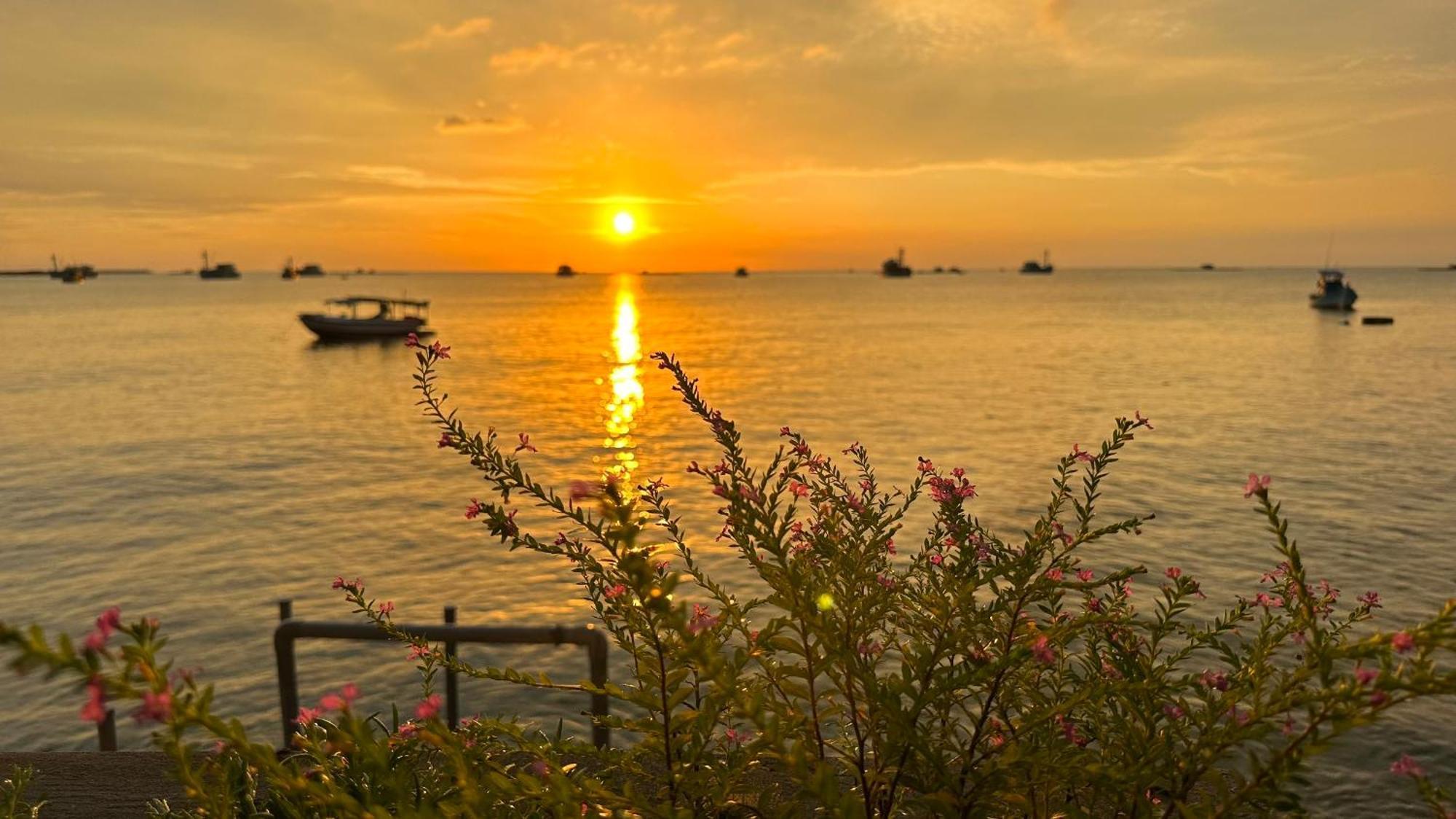 Sunset Beach House Phu Quoc Exterior photo
